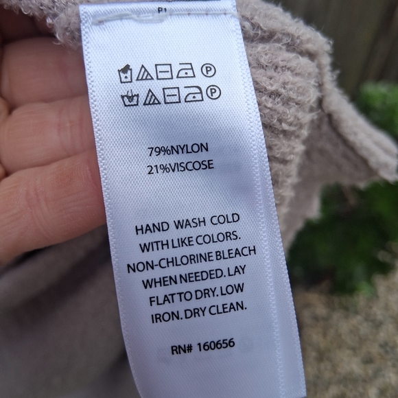 Rachel Zoe Gray Plush Robe Intimates & Sleepwear - Picture 4 of 4